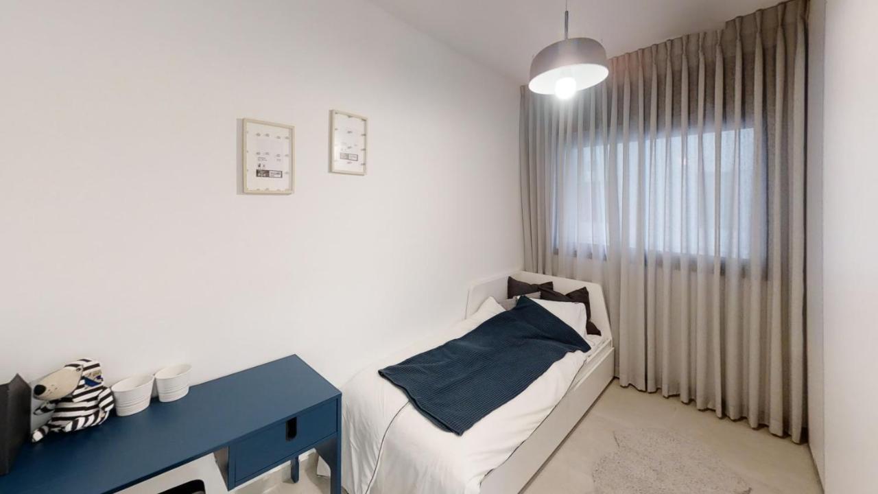Luxury 3&4 Bedroom New Apartments - Close To The Beach & Bahai Gardens Хайфа Екстериор снимка
