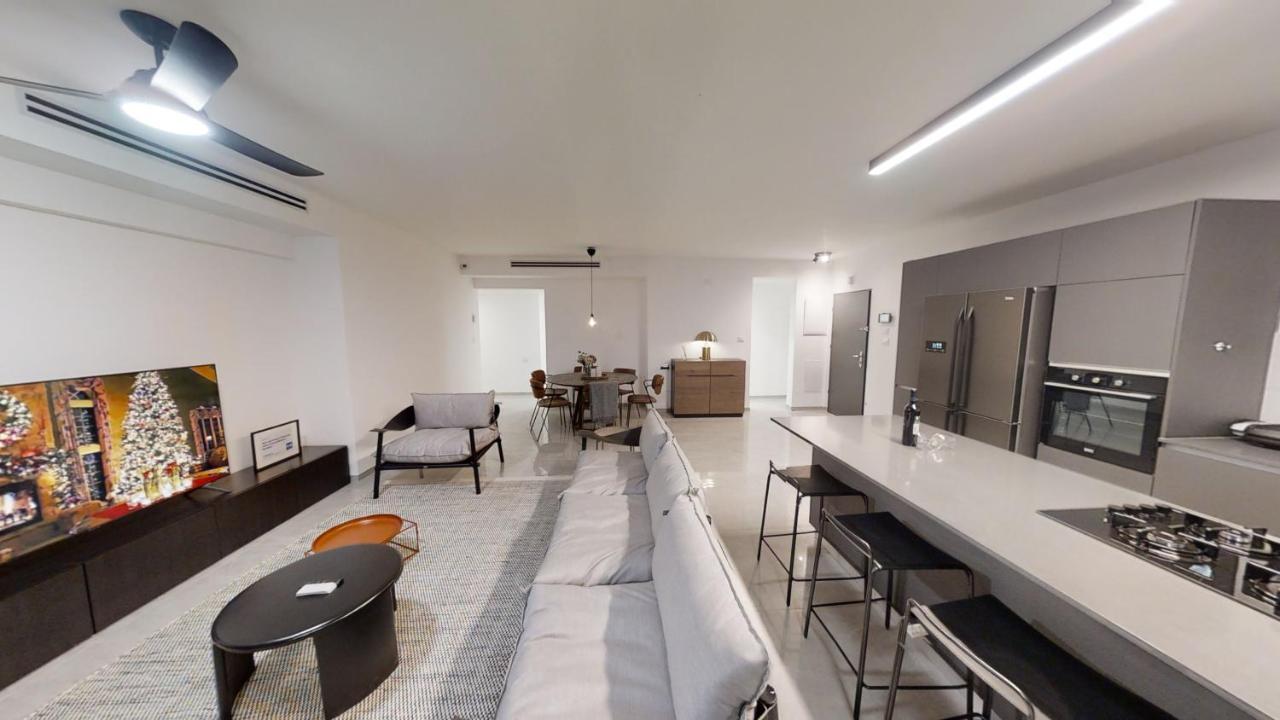 Luxury 3&4 Bedroom New Apartments - Close To The Beach & Bahai Gardens Хайфа Екстериор снимка