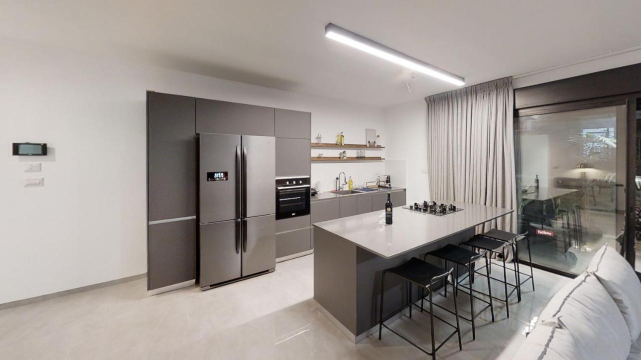 Luxury 3&4 Bedroom New Apartments - Close To The Beach & Bahai Gardens Хайфа Екстериор снимка