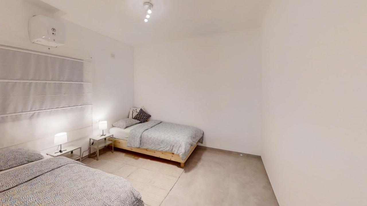 Luxury 3&4 Bedroom New Apartments - Close To The Beach & Bahai Gardens Хайфа Екстериор снимка