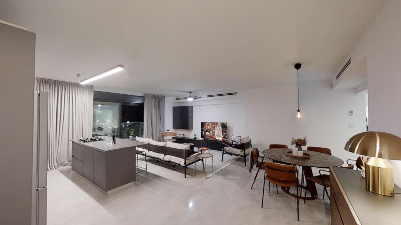 Luxury 3&4 Bedroom New Apartments - Close To The Beach & Bahai Gardens Хайфа Екстериор снимка